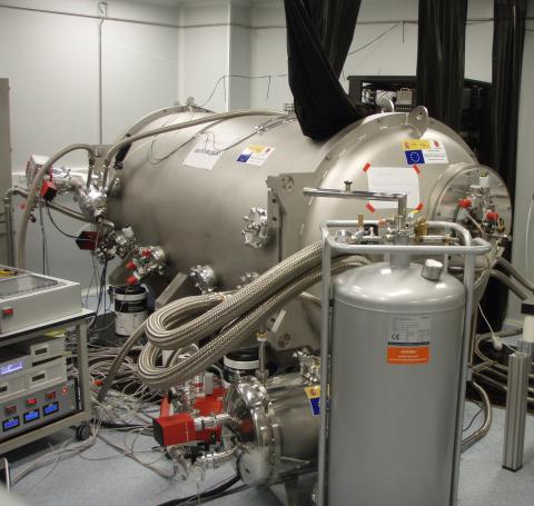 CARMENES instrument end-to-end cryogenic development
