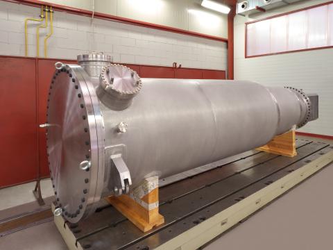 Proton Beam Window Port Block and Proton Beam Window Vessel for European Spallation Source ERIC