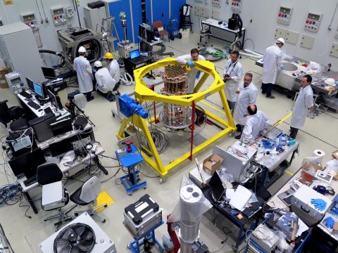 Integration in the AIV room of the TGI (Thirty Gigahertz Instrument), the second instrument for the QUIJOTE Experiment, at theTeide. © Pablo López /IAC